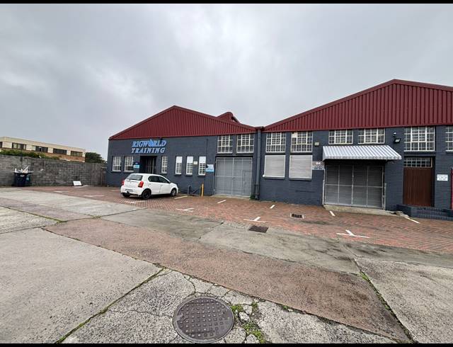 300M² WAREHOUSE TO LET IN MAITLAND